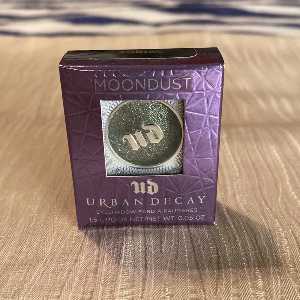 Urban Decay Moondust Eyeshadow in “Zodiac”